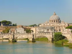 Trastevere, Trevi Fountain & Tiber Island Rome: Guided Tour, Cruise + Tasting